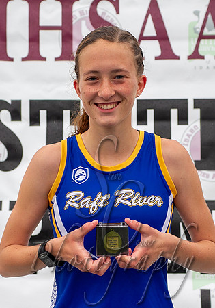 1A Girls 3200m Champion Kaybree Christensen Raft River