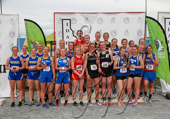 1A Girls 4x400 Relay 1