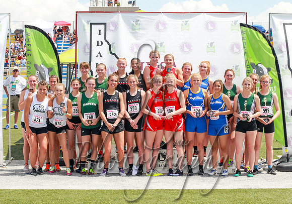 1A Girls 4x200 Relay 1