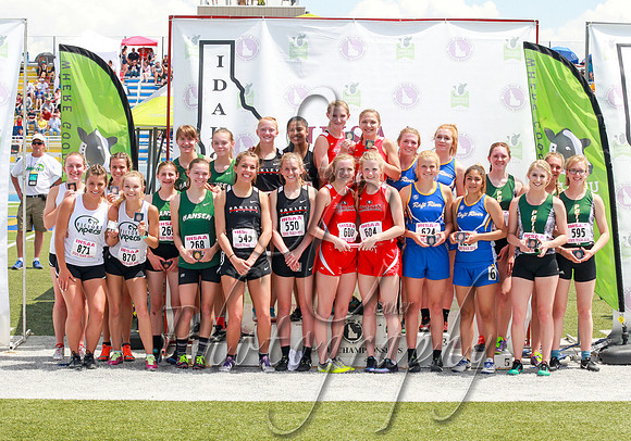 1A Girls 4x200 Relay 4