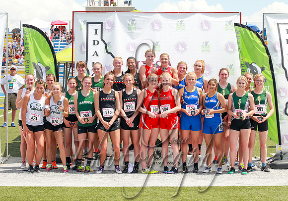 1A Girls 4x200 Relay 2