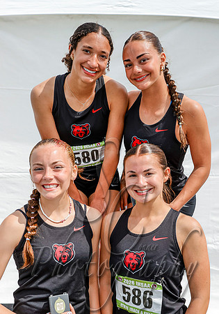 5A Girls 4x400 Relay Champions - Moscow 2