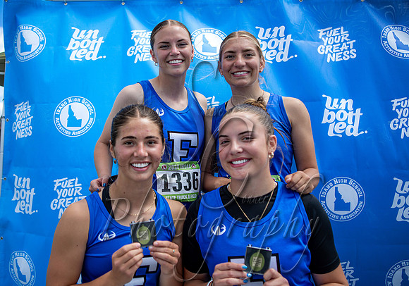 3A Girls 4x200 Champion - Firth