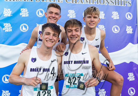 5A Boys 4x800 Relay Champions - Rocky Mountain