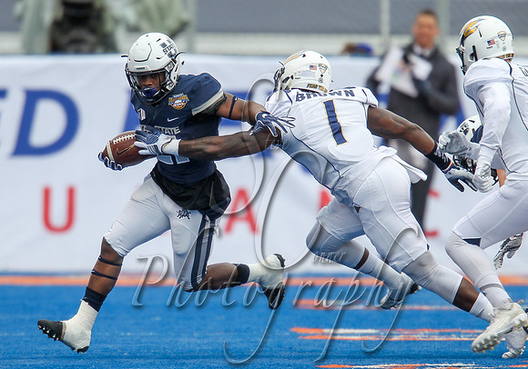 172151222032_Akron v Utah State