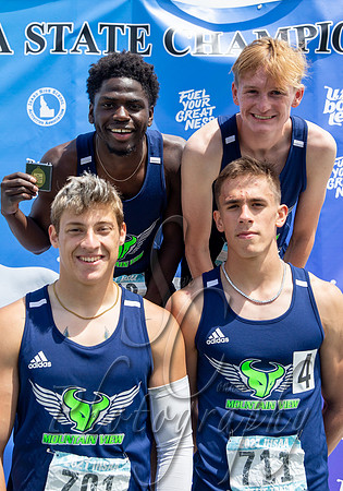 5A Boys 4x200 Relay Champion - Mountain View