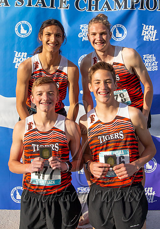 5A Boys 4x800 Relay Champions - Idaho Falls