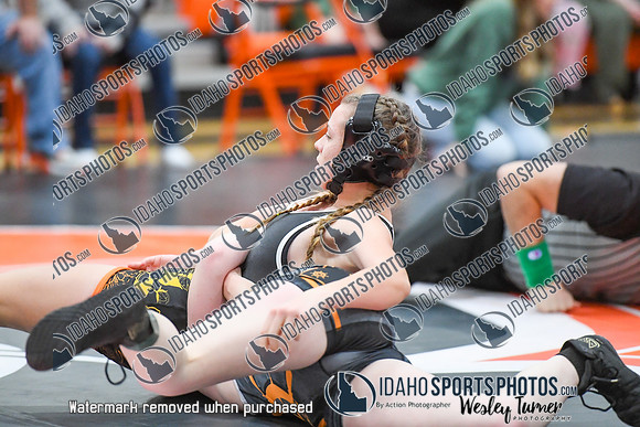 006 Girls wrestling Districts first rounds 1-13