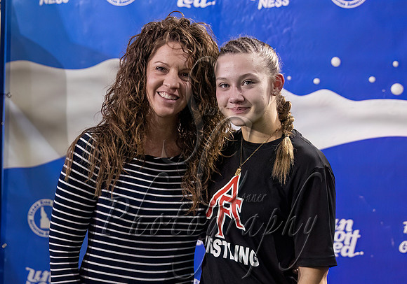 Girls 132lb Champion - Courtney Hunt & Coach - American Falls