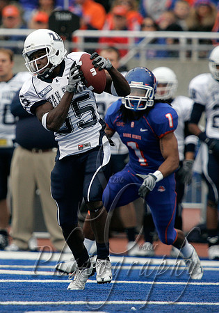 NCAA FOOTBALL: NOV 08 Utah State at Boise State
