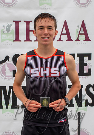 2A Boys 3200M Champion Johnathon Simmons Salmon