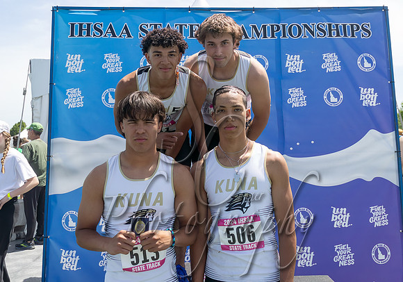 5A Boys 4x200 Relay Champions - Kuna 2
