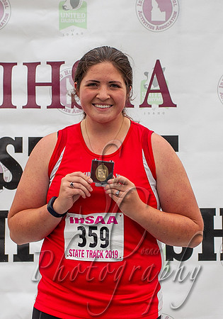3A Girls Discus Champion Madison Alexander Kimberly